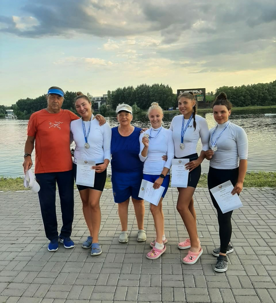 Спортсмены Школы завоевали семь медалей на первенстве России и одну медаль на Всероссийских соревнованиях среди юниоров по гребле на байдарках и каноэ