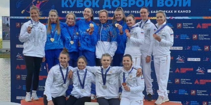 5 медалей с международных соревнований по гребле на байдарках и каноэ