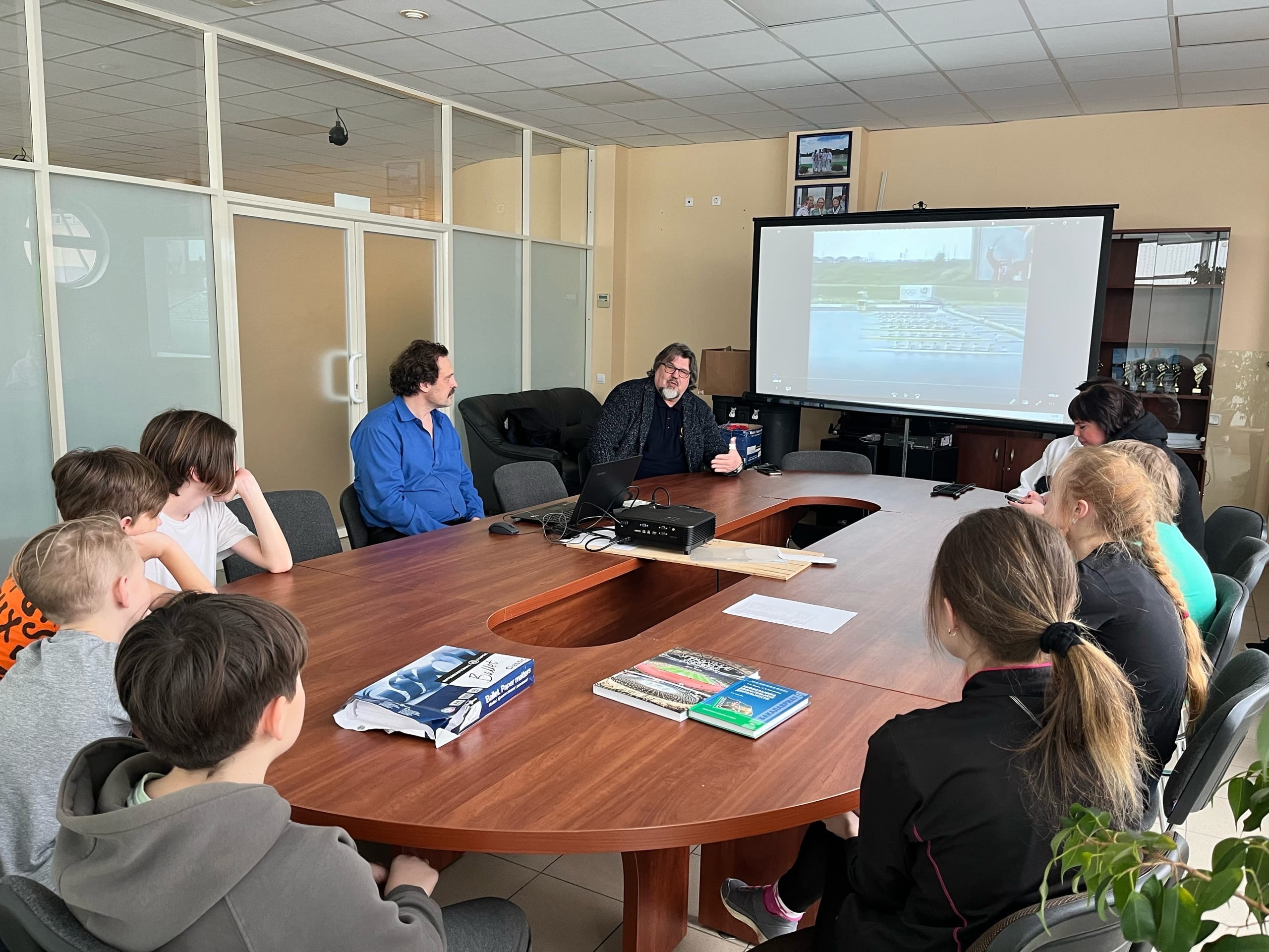 Сегодня в ШВСМ по ВВС им. Ю.С. Тюкалова прошла встреча с Бут Вениамином Евгеньевичем!