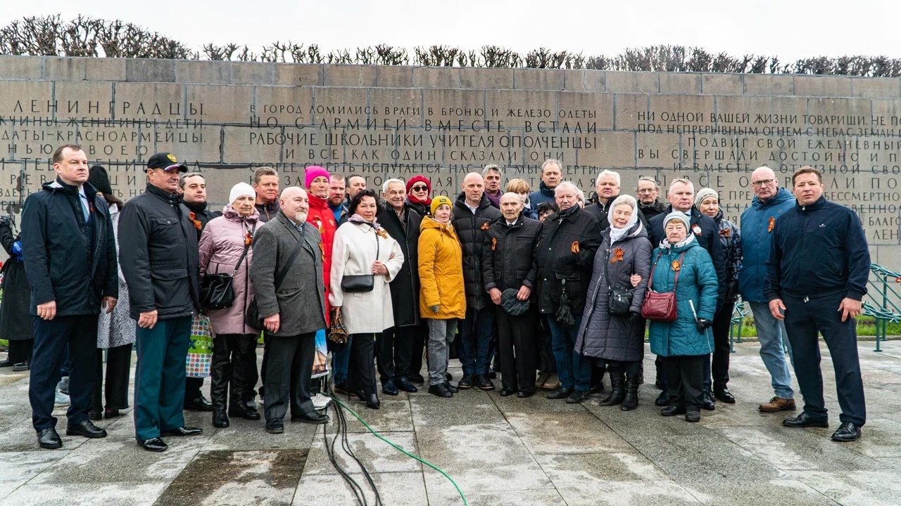Торжественно-траурная церемония возложения цветов